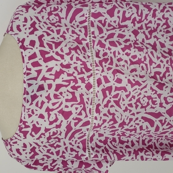 LANE Bryant Pink & White Flutter Short Sleeve Polyester Top Scoop Neck 26 EUC - Picture 5 of 11